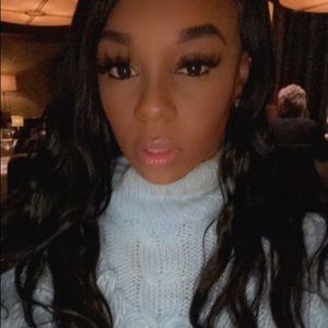 Meet your Posher, Seniae